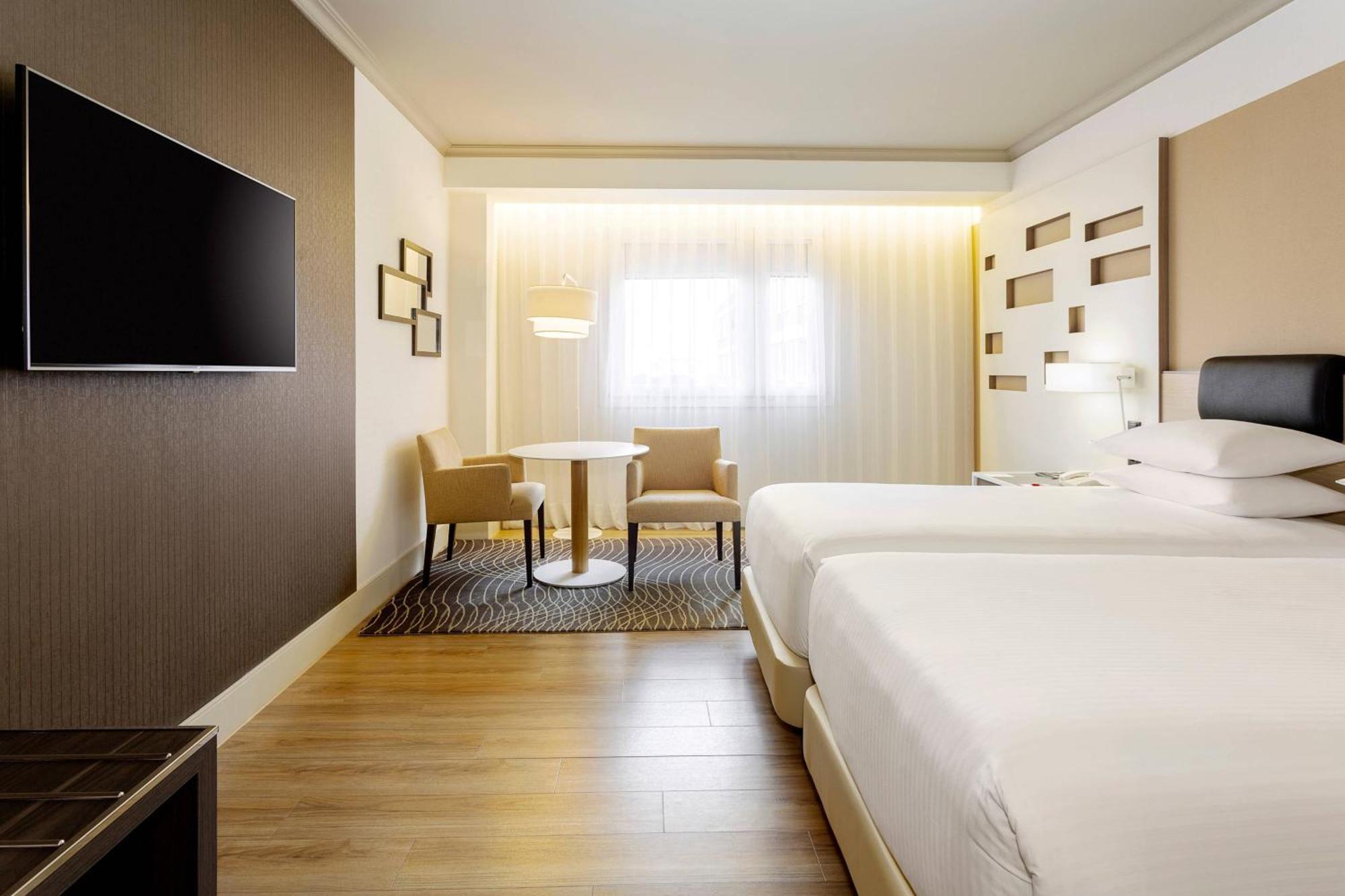 มาดริด แมริออท ออดิทอเรียม โฮเต็ล แอนด์ คอนเฟอเรนซ์ เซ็นเตอร์ Hotel ภายนอก รูปภาพ